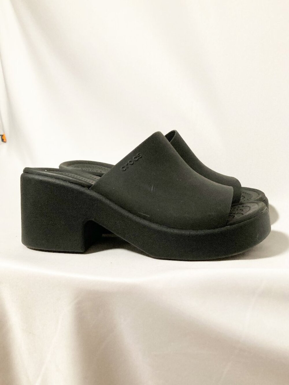 Crocs Brooklyn Chunky Heeled Sandal Size 8 Black Y2K